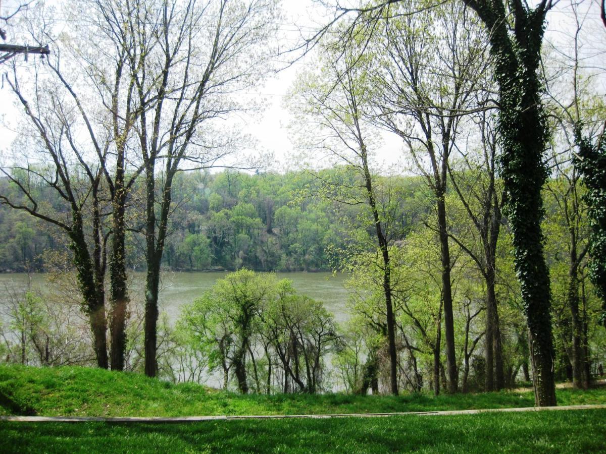 Free Parking On A Private St., Minutes To Georgetown, Medstar Hospital, Georgetown And